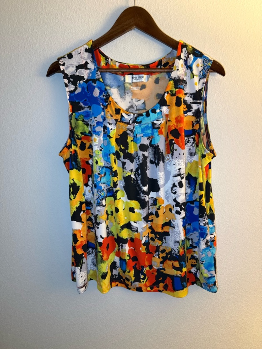 Vibrant Multicolor Abstract Print Sleeveless Top - - Picture 2 of 7